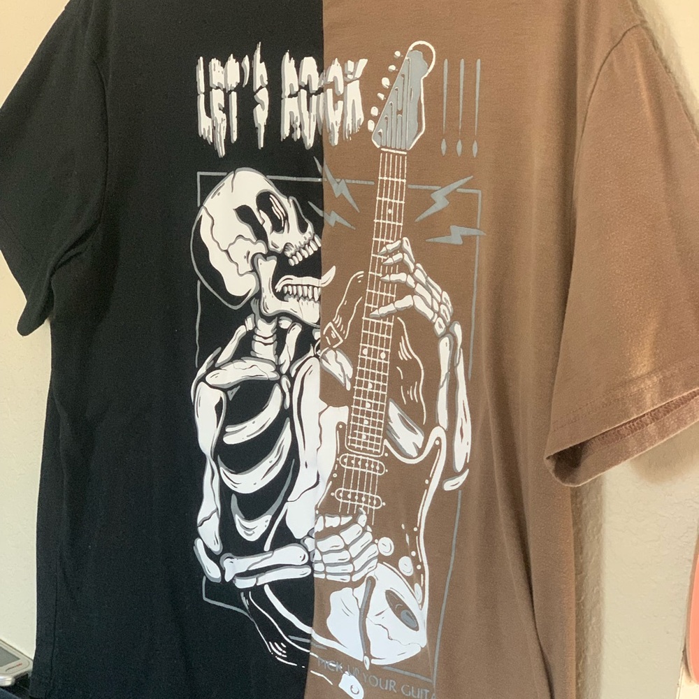 ROMWE Skeleton Guitar Graphic Tee - Black and Brown